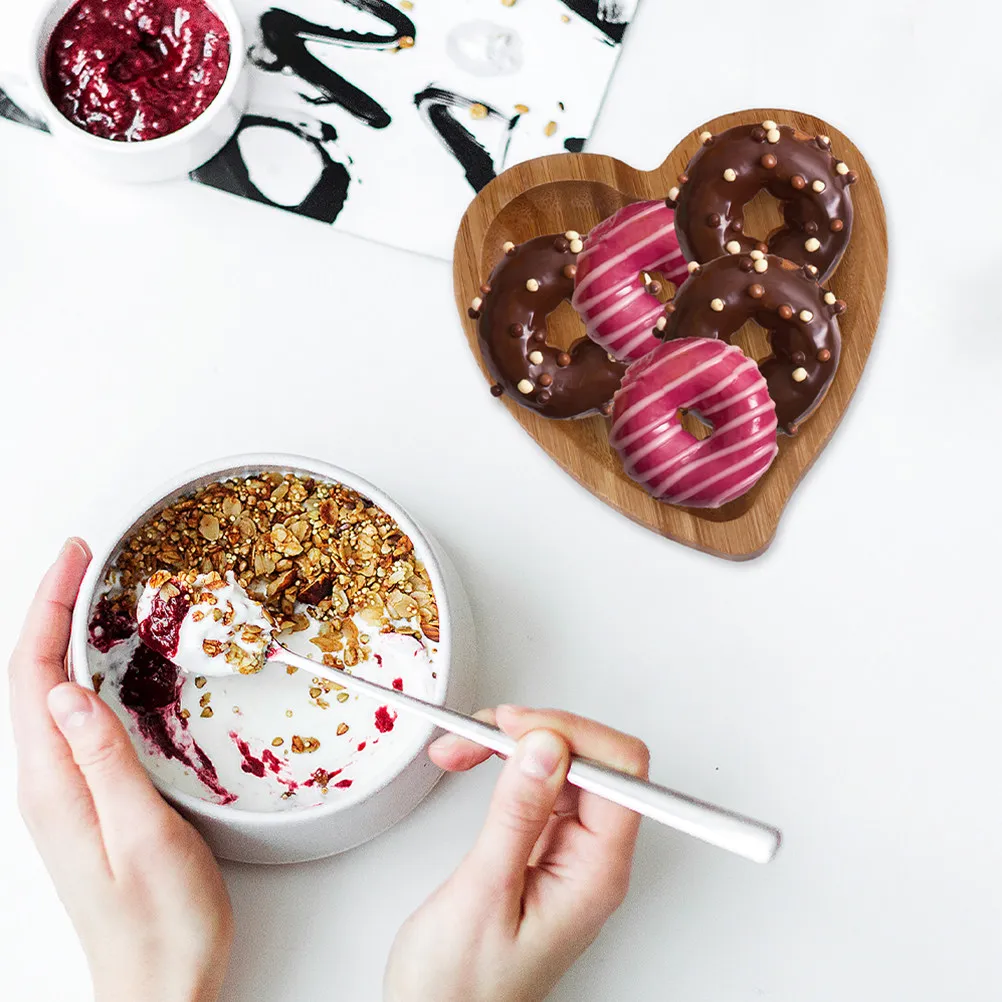 

Набор из 2 деревянных сервировочных подносов в форме сердца: креативные тарелки для фруктов, закусок и десертов, доска для мясных деликатесов для декора дома и кухни