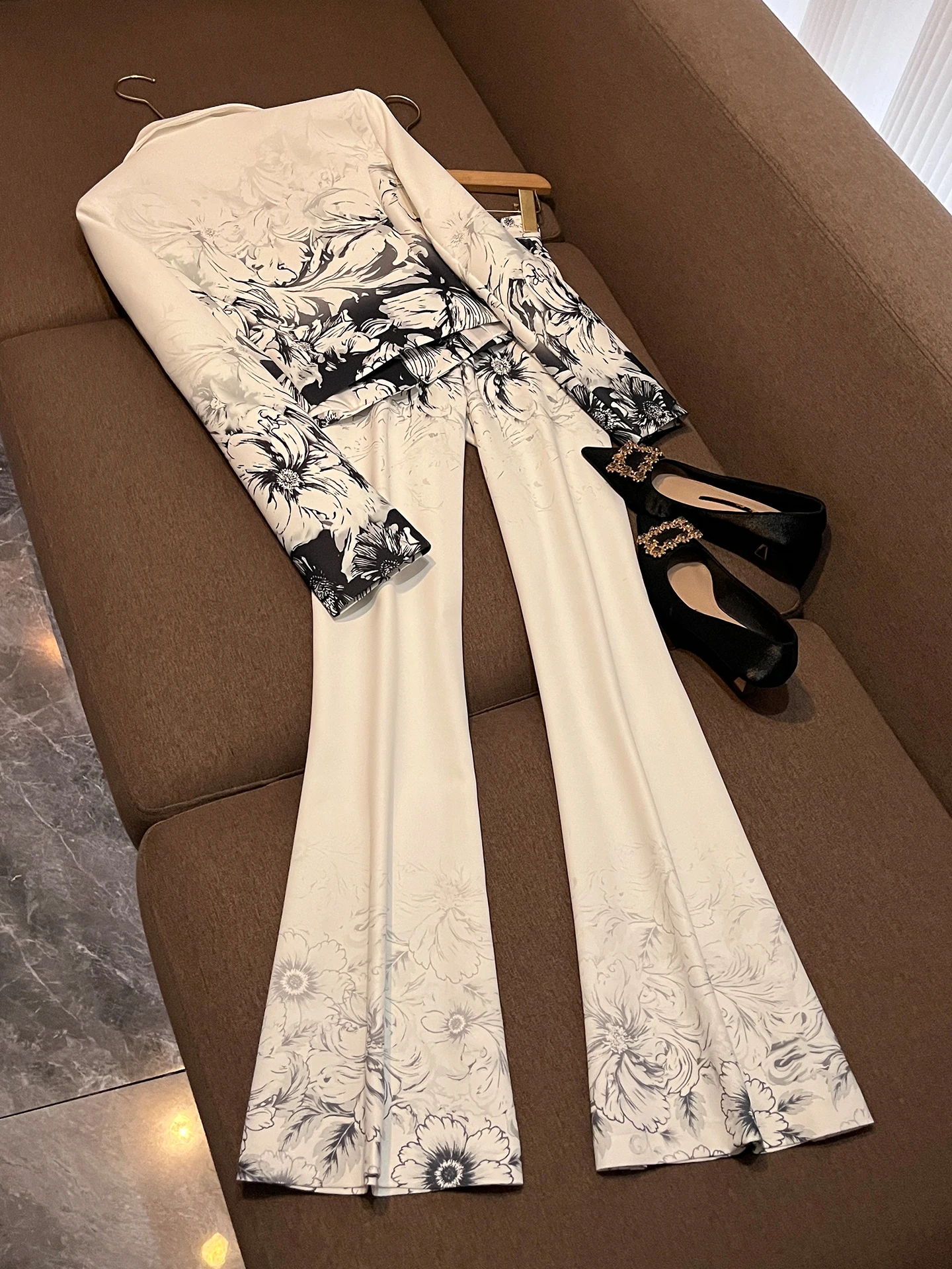 Elegant Floral Print  Neck Open Cardigan And Slim Fit Pants Two Piece Set Chinese Brand Women's Fashion Autumn Collection