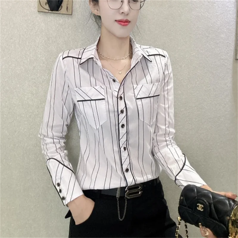 Slanke gestreepte shirts Damesblouse Casual shirt met lange mouwen en omgeslagen kraag Chique knop Vrouwelijke zakelijke kleding Koreaanse tops