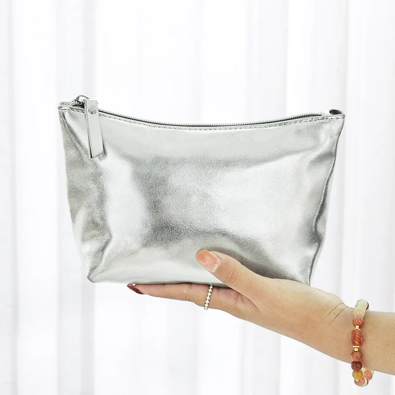 Makeup bag, girls' touch-up kit, portable storage bag for on-the-go use