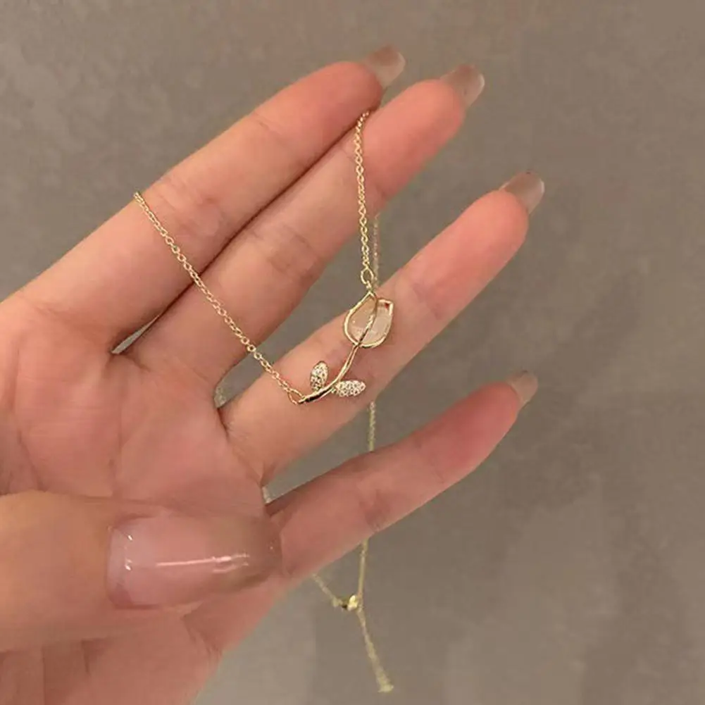 Luxury Fashion Tulip Drop Pendant Necklace for Women Shiny Zircon Accessory Clavicle Chain Necklace Sweet Girl Jewelry Gift 2023