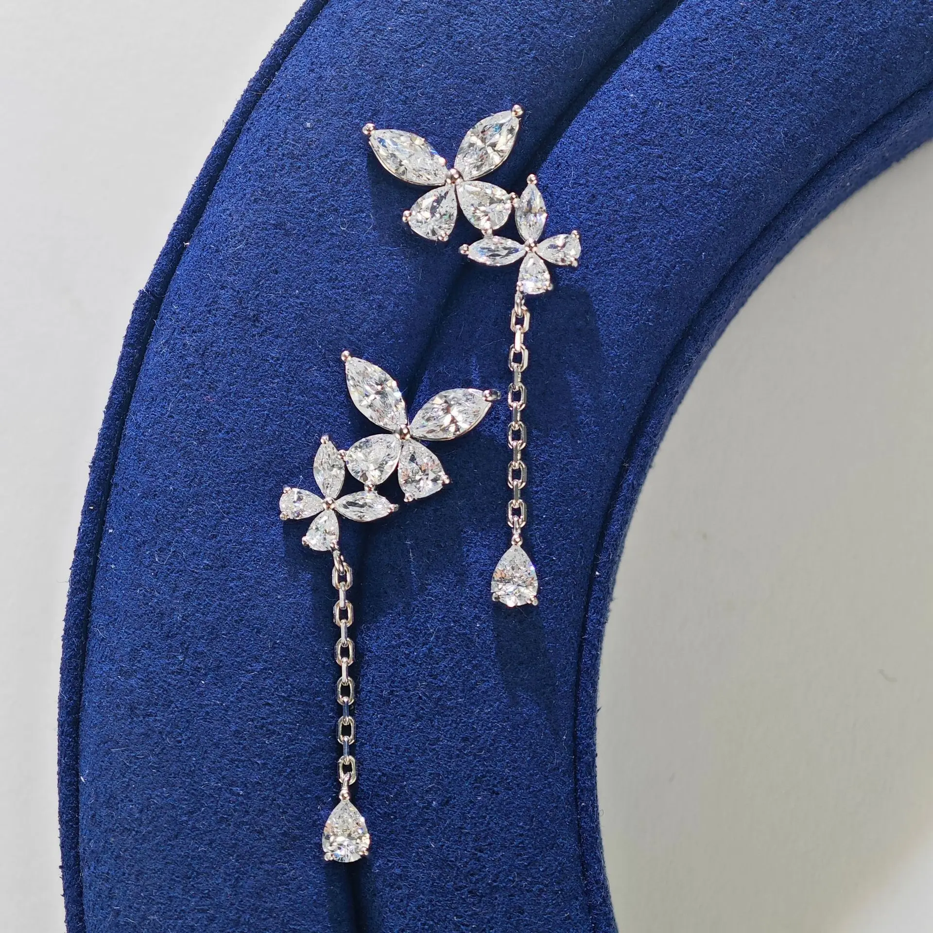 

Butterfly Tassel Zircon Earrings Women PT950 Platinum - Dainty butterfly, swaying tassel, zircon sparkle