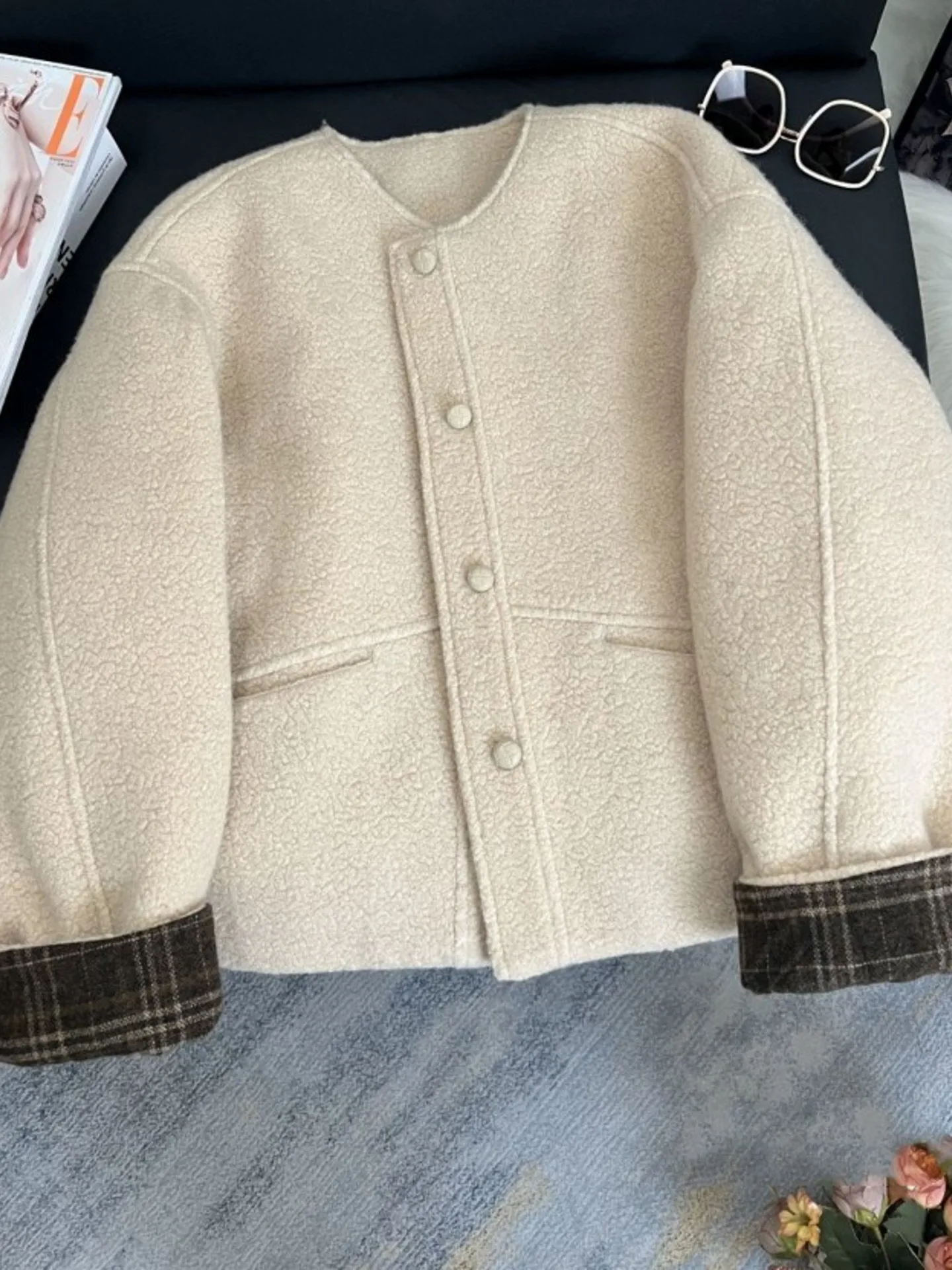 Thickened Long Sleeve Woolen Coat Women's Autumn Winter Short Style Design Sense Jacket Top Small Size Fashionable Commute St...