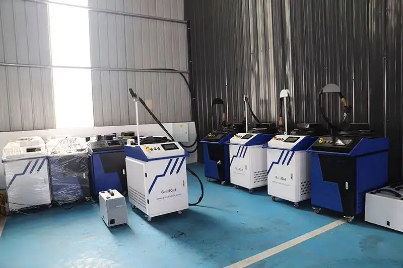 2025 nuovissimo saldatore portatile raffreddato ad aria con sorgente laser RAYCUS MAX 1500W 2000W 3000W dalla Cina