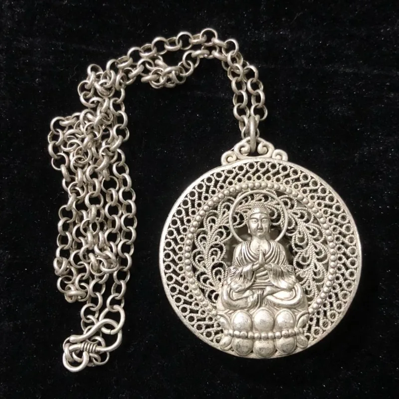 Chinese Tibet Silver Carving Buddhism Buddha Statue Necklace Pendant Buddhist Ornaments statues for decoration