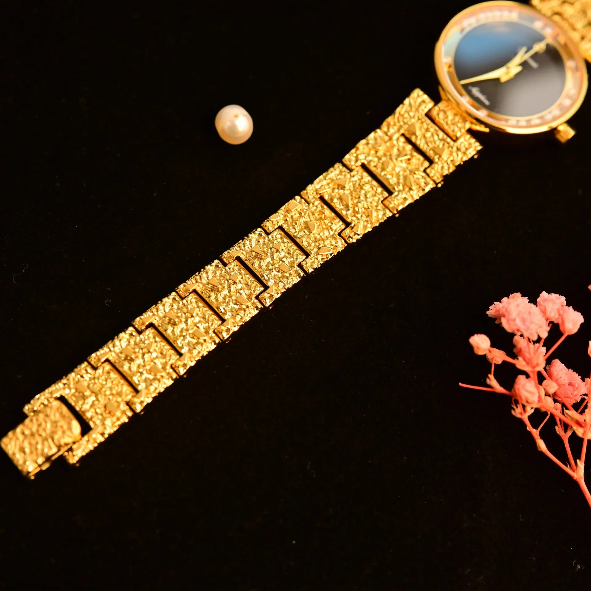 Luxury Antique Watch Lava Chain Strap Sapphire Mirror Happy Rhinestone Flow Retro Women's Watch