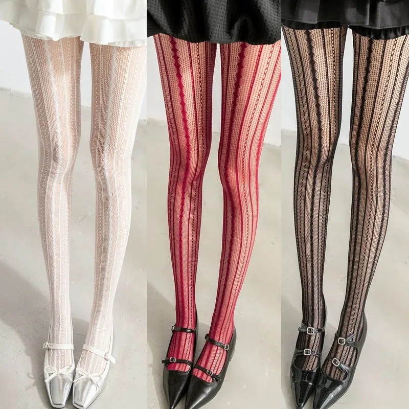 Kobiety Seksowne Koronkowe Rajstopy Siatkowe Styl Lolita Wydrążony Wzór Czerwone Jedwabne Pończochy JK Rajstopy z wysoką talią w paski Prezenty świąteczne — zdjęcie 3