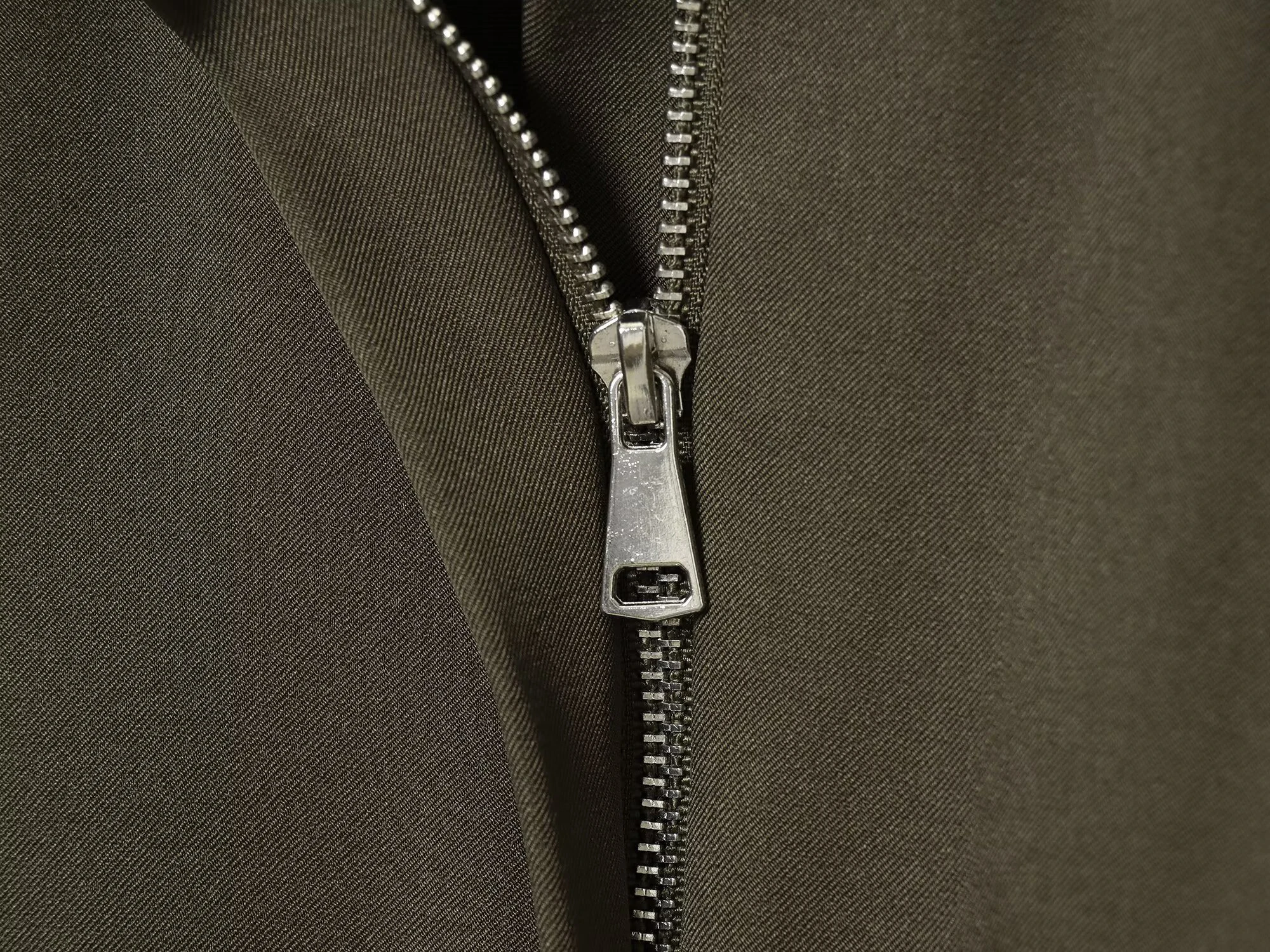 Estilo europeu e americano outono novas roupas femininas temperamento fino ajuste com ombreiras em camadas decoração vestido curto