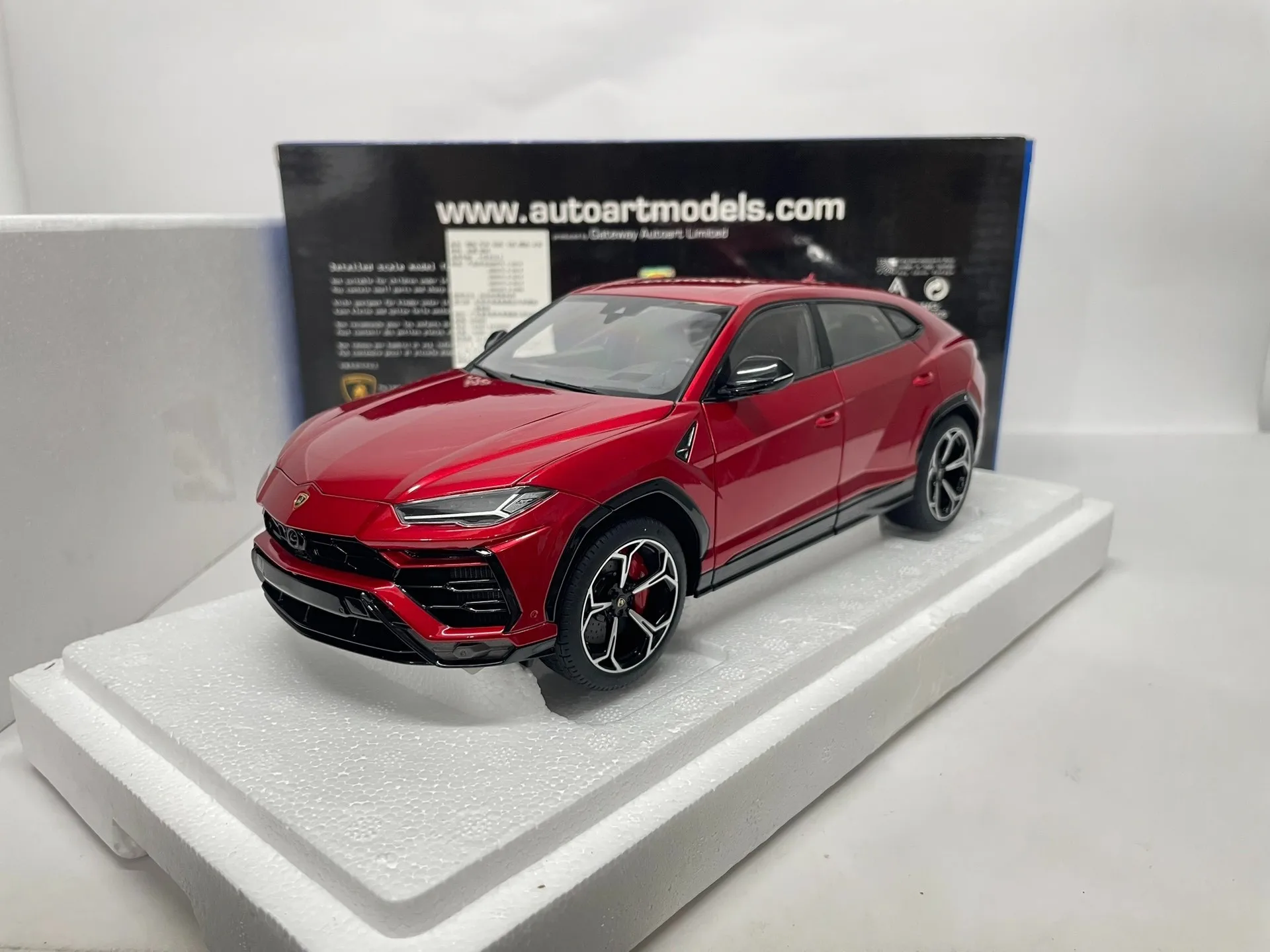 

Autoart 1:18 URUS бордовая имитация ограниченной серии, все открытые металлические статические модели автомобиля из сплава, игрушка в подарок