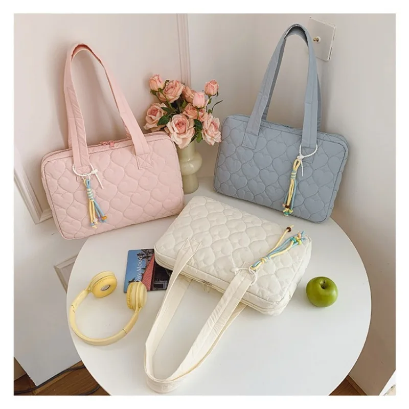 Korean New 14 Inch Laptop Sleeve for Women, Cute Heart Pattern Soft Notebook Case, Portable Computer Protective Cover