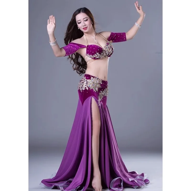 Conjunto de trajes de danza del vientre personalizados, traje de danza india, traje de actuación, sujetadores morados, negros y burdeos, falda larga