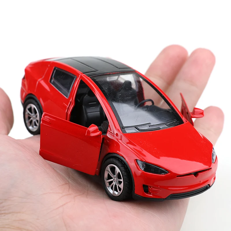 (مع أكياسها) 1:36 موديل X سيدان، سيارة محاكاة مصنوعة من خليط معدني، سيارة لعبة محاكاة للأطفال، نموذج لعبة، زخرفة سيارة، سيارة لعبة.