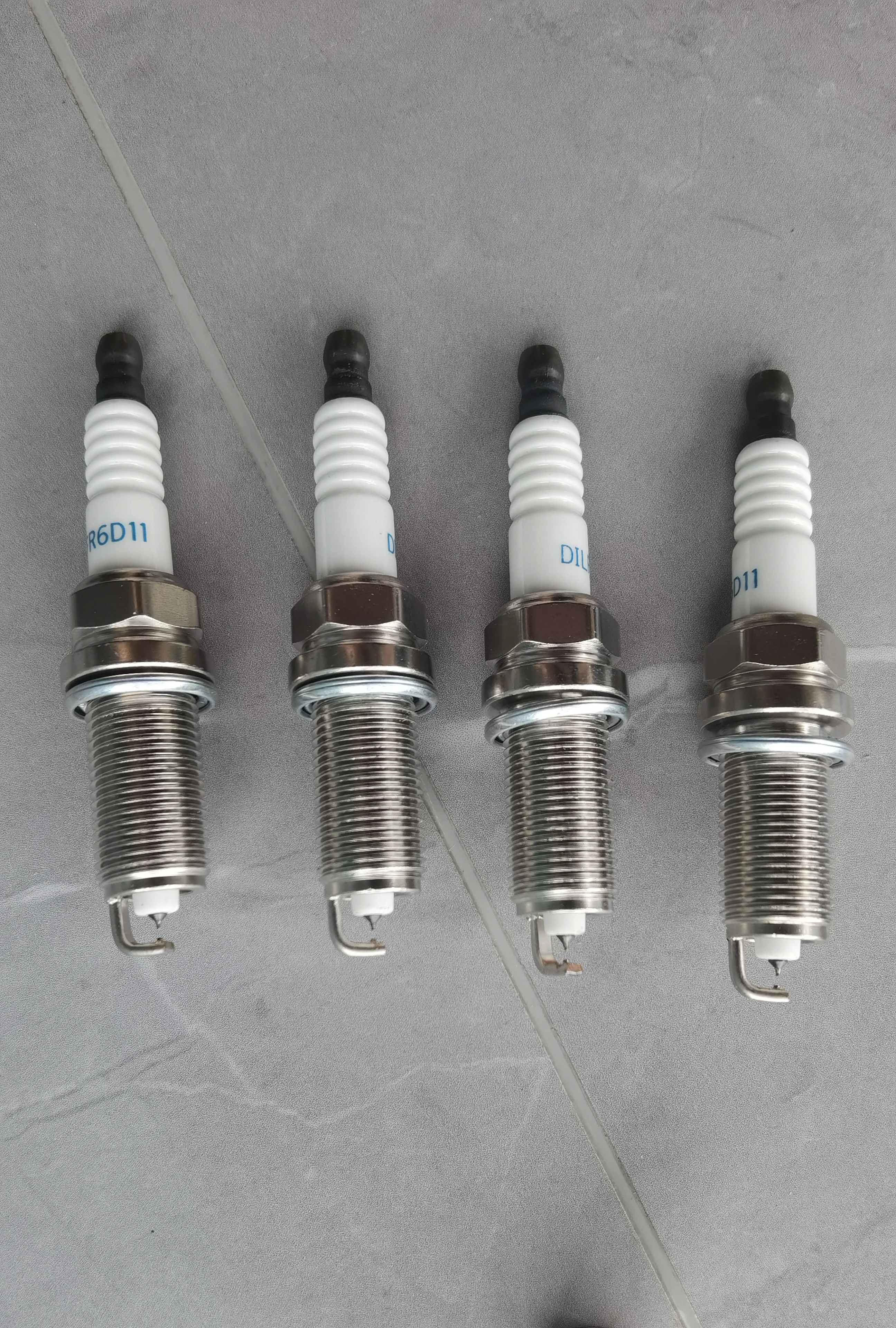 4PCS DILFR6D11 6176 Double   Iridium Spark Plugs For  Lexus ES GS RX Avalon RAV4 Camry Sienna Highlander DILFR6D11-6176