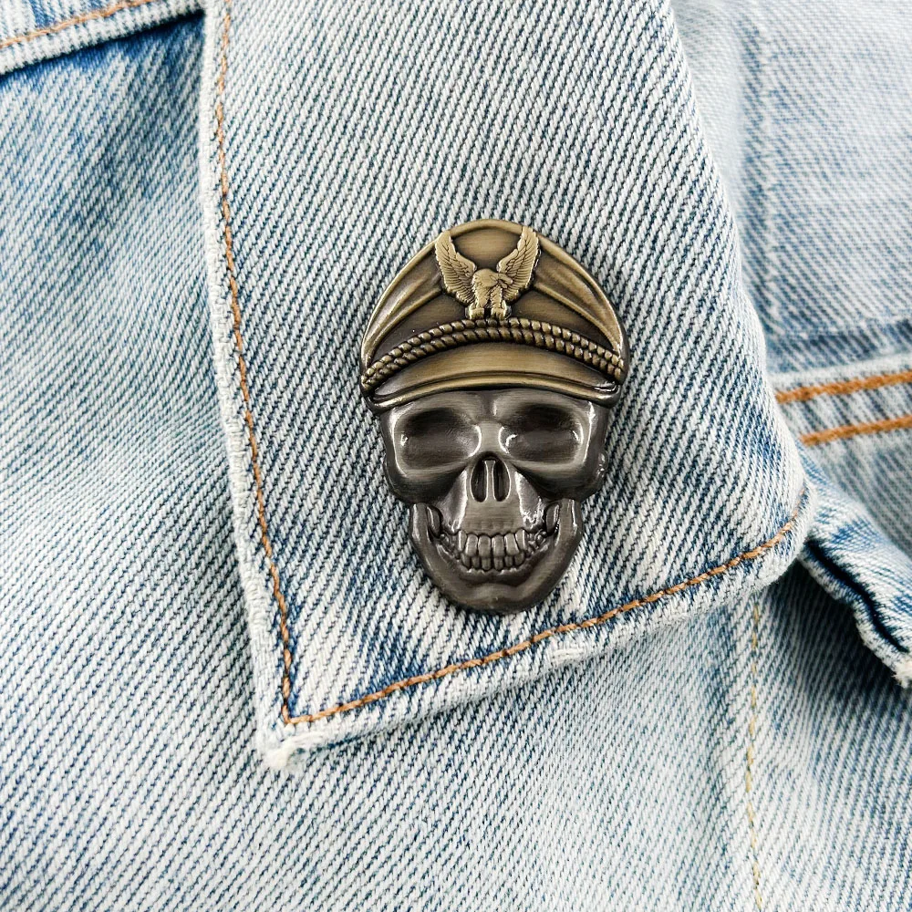 Skull Pirate Captain Three-dimensional Badge Eagle Wing Biker Brooch Punk Vintage Metal Lapel Pin Hat Decoration