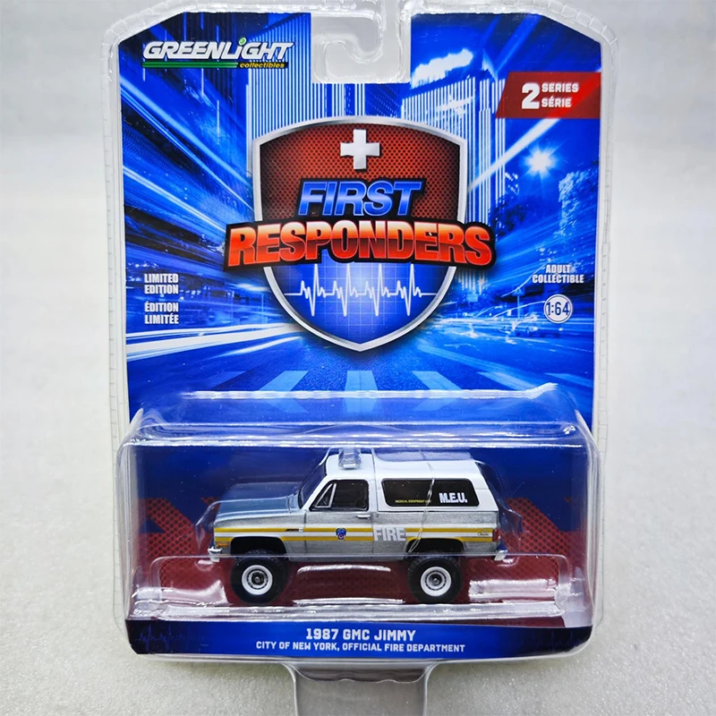 Greenlight 1:64 Crown Victoria Ambulance GMC FDNY Wrangler Lack Plating Series Legierungsdruckgussmodell zum Sammeln von Ornamenten