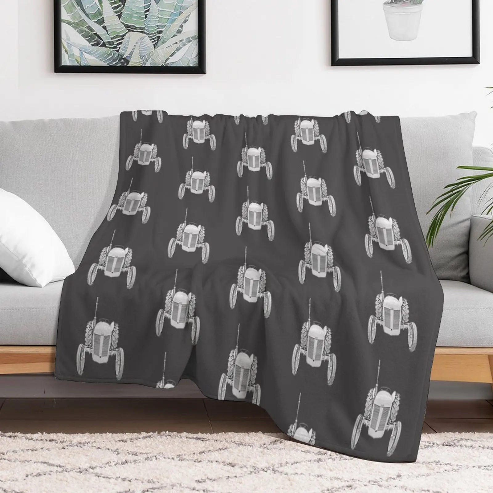 

Ferguson Little Grey Fergie classic 1950s tractor Throw Blanket Kid'S Sleeping Bag Decorative Beds Blankets