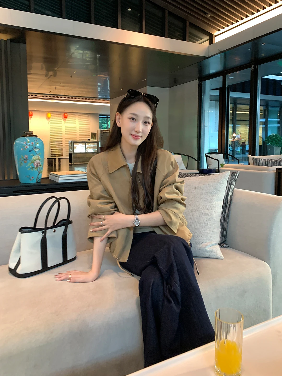 

Retro Sle Workwear Jaet Women's Leather Crop Top Faionable Collar Flip Design Polyester Spandex Blend Long Sve Zippe...