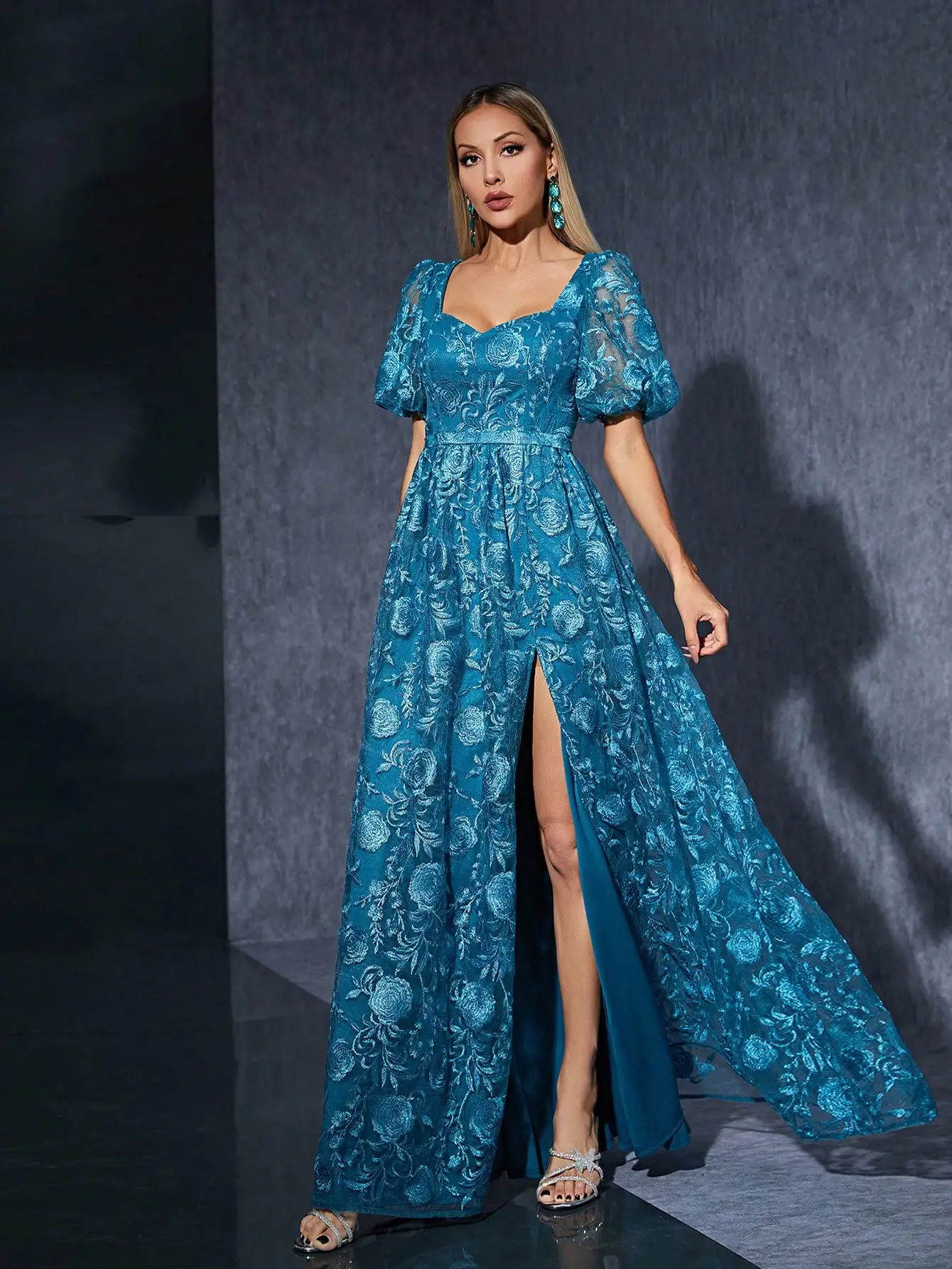 Mgiacy High-End-Abendkleid mit V-Ausschnitt, bestickter Spitze, Laternenärmeln und Schlitz vorne