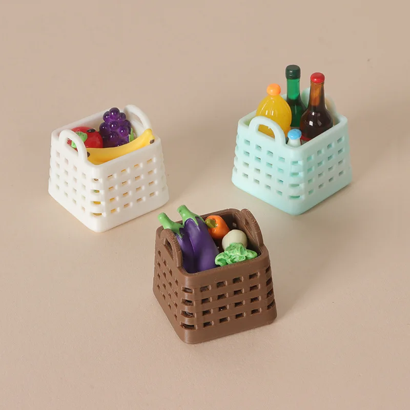 

1:12 Scale Dollhouse Mini Shopping Basket, Plastic Grocery Storage Tote, for Kitchen & Market Diorama, Fits Dolls & Pretend Play