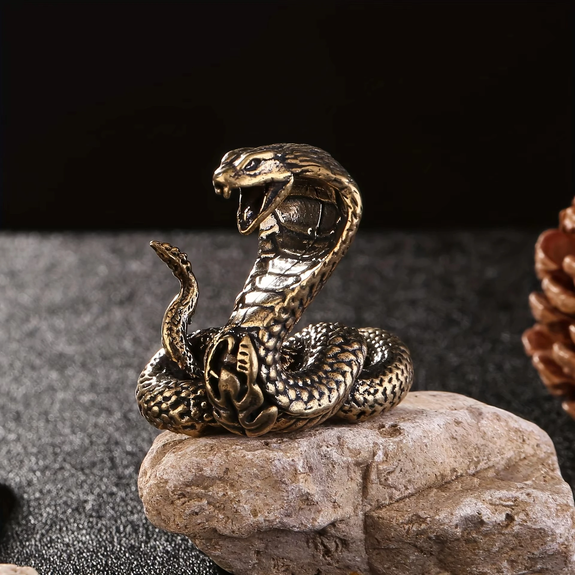 Solid Brass Snake Year Tea Pet Cobra Table Ornaments, Antique Zodiac Animal Hand Toy Pieces, Office Desk Decoration Crafts