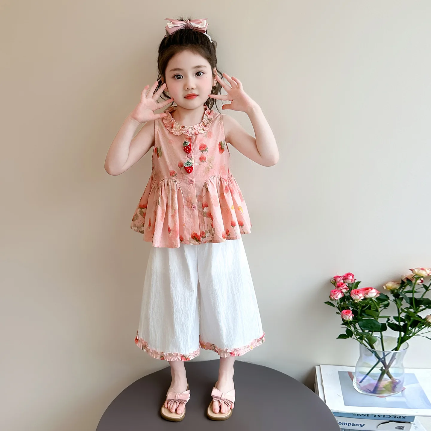 Girls' summer set 2026 new stylish little girl wide leg pants look good, summer clothes children's fashionable two-piece set