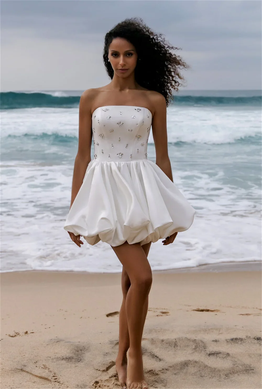 

Customized Elegant White Short A-Line 3D Rhinestone Women's Wedding Dress Sexy Backless Beach Dance Bridal Gown Vestido De Novia