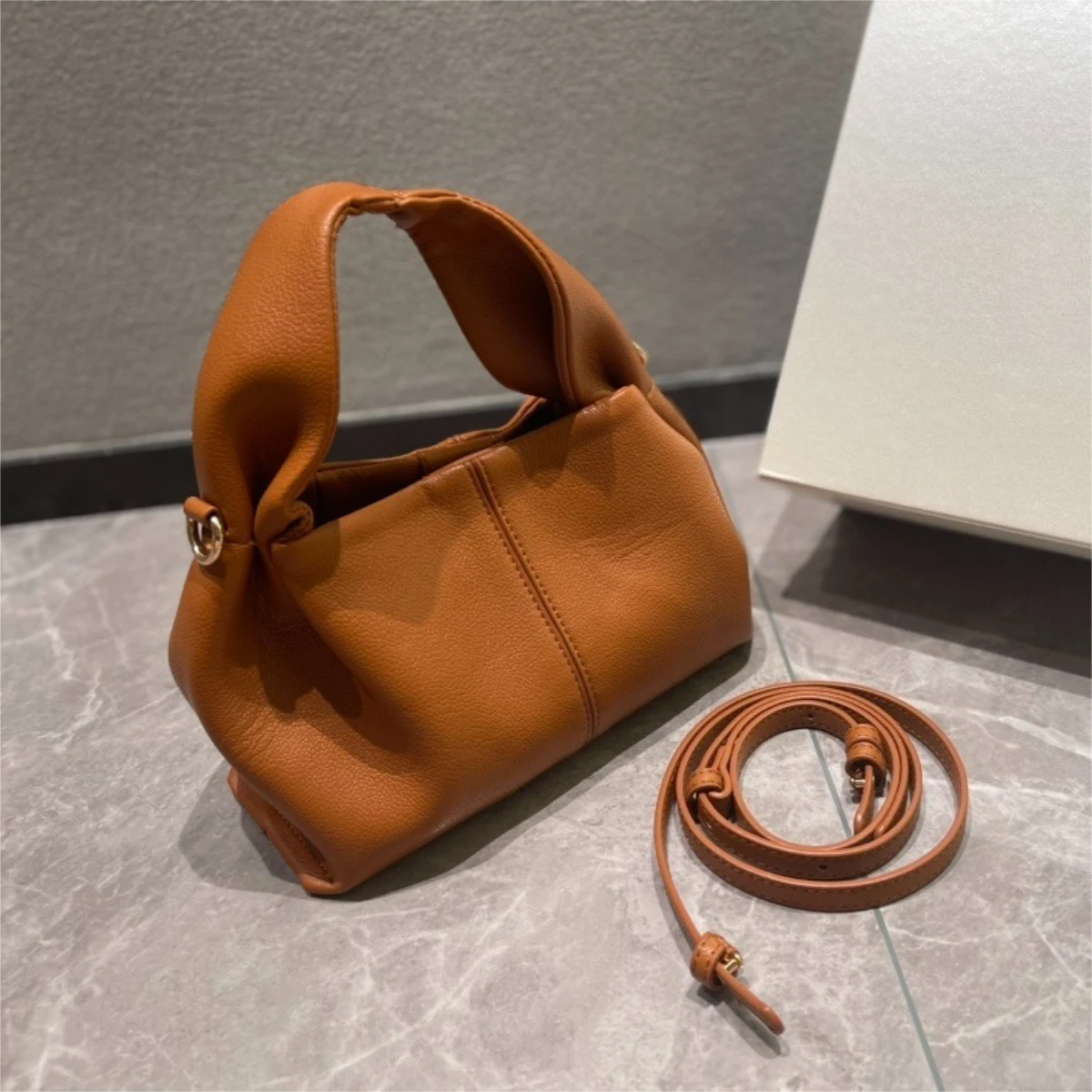 

Womens Crossbody Bag Lychee Grain Calfskin, Simple Fashion Versatile Wrinkled High-End Cloud Bag, Shoulder Bag, Handbag