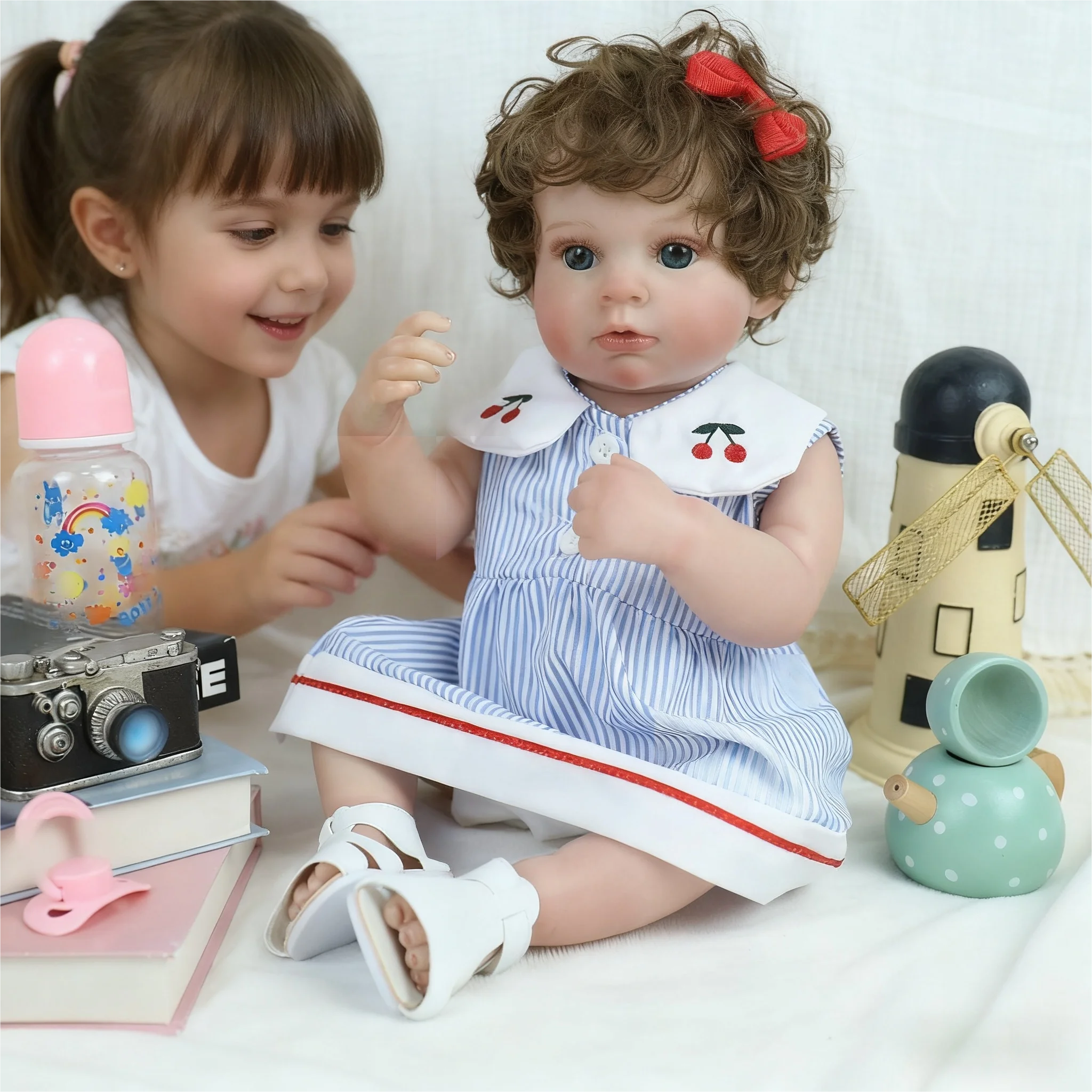 50CM Brown Curly hair Reborn Baby Girl Soft Vinyl Newborn Hand-Detailed Painted Skin Hand Painted Hair Cuddly Baby Girl Doll Toy