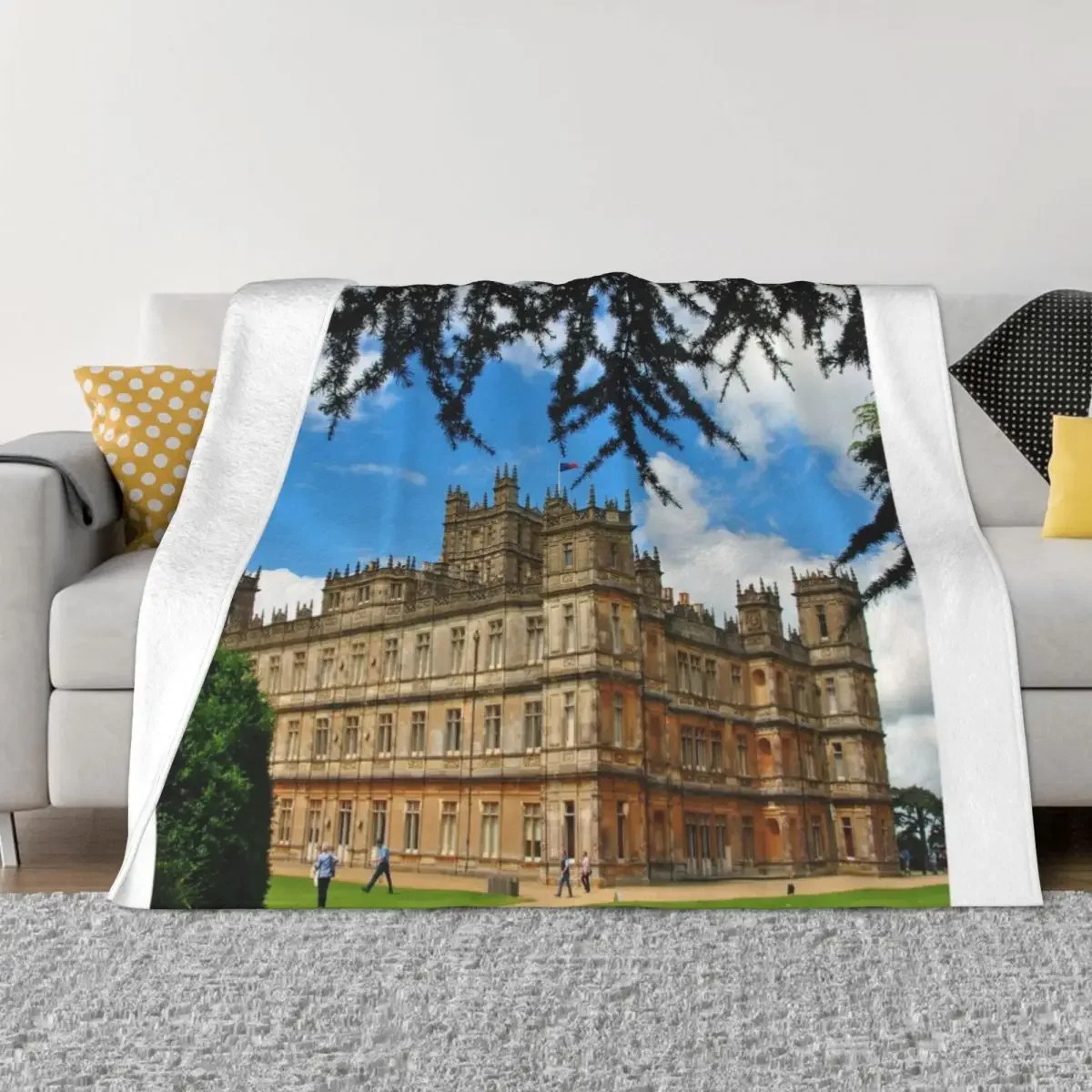 Highclere Castle Downton Abbey England UK Throw Blanket Retros blankets ands Luxury St Blankets