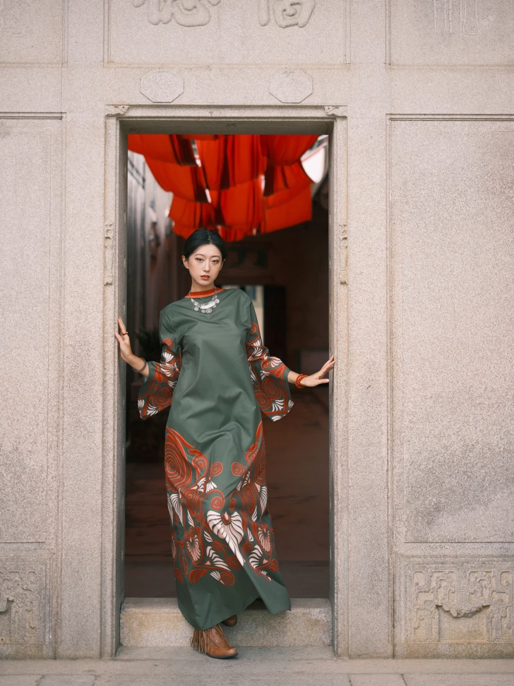 

New Chinese Style Retro Green Floral Long Sleeve Double Sided Print Drifting Belt National Style Long Dress Journey Store