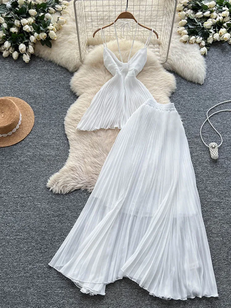 

Summer Women's Vacation White Set New Fashionable Hanging Neck Strap Large Display Hundred Fold Half Skirt Two Piece Set S419