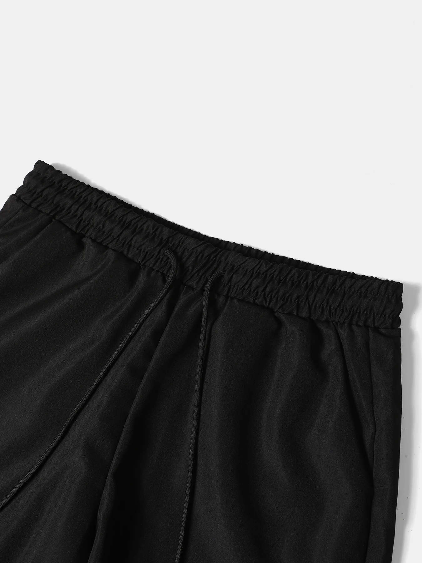 عبوتان، قميص رجالي بأكمام قصيرة وأزرار سفلية مع طية صدر السترة ونمط مطبوع، مقترن بنطال برباط، عصري، كاجوال