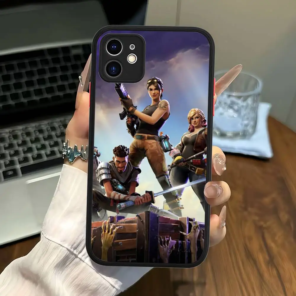 Etui na telefon Cartoon B-Battle-R-Royales-F-FortniteS do iPhone 16 15 14 11 12 13 Pro Max X XS, półprzezroczyste, matowe.