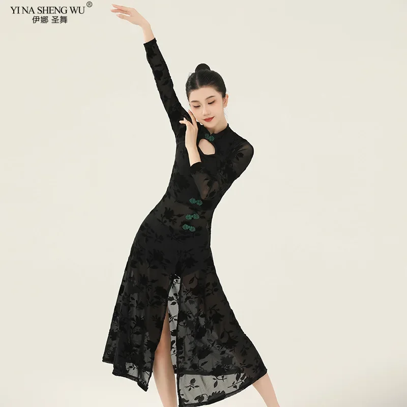 Damski tradycyjny strój do tańca Qipao Cheongsam, czarna sukienka bodycon z wycięciami i nadrukiem, dopasowana, z wysokim rozcięciem, na wieczorne bal maturalne i występy.