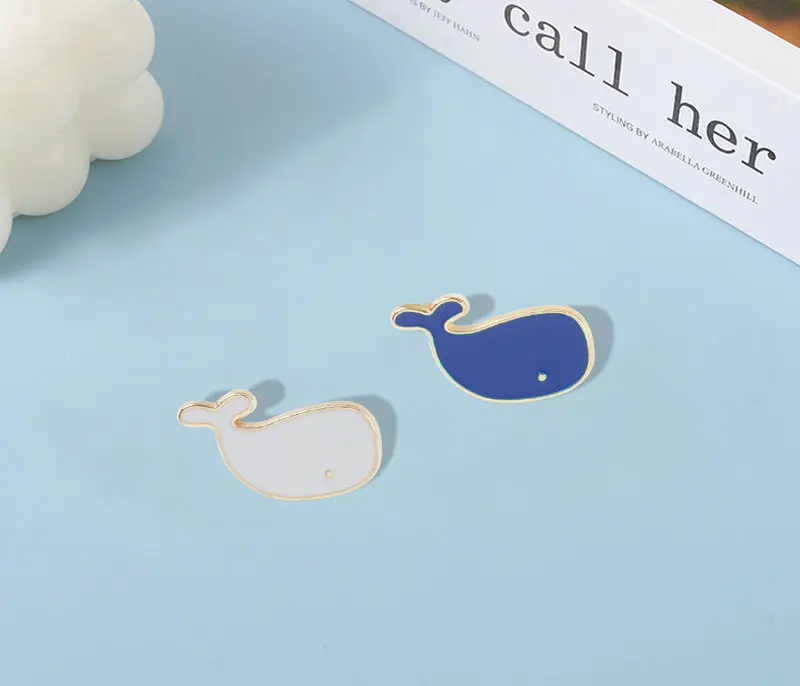 Custom Blue White Pink Lovely Sea Animals Brooches Bag Hat Lapel Pin Badge Men Women Jewelry Gift for Child Dolphin Enamel Pins