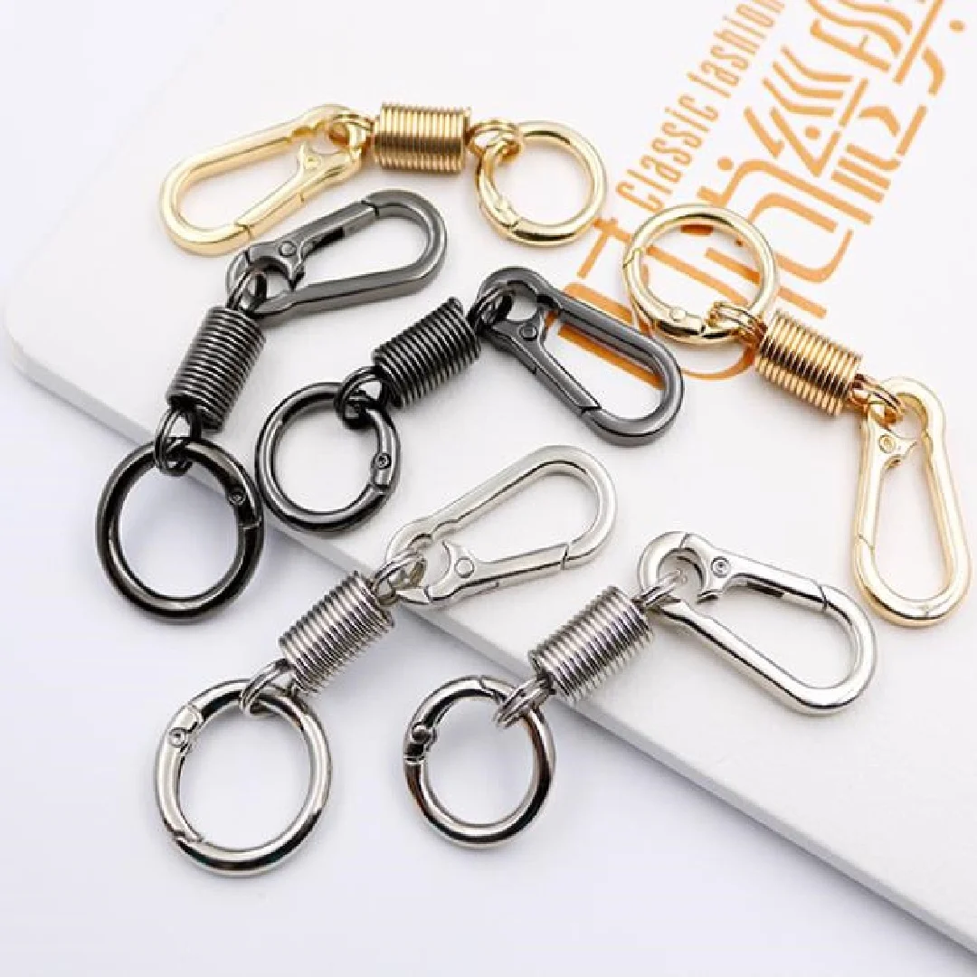 

Vintage Metal Spring Ring Buckle Keychain Climbing Hook Car Keyring Strong Carabiner Key Outdoor Anti-lost Key Chain Accessories
