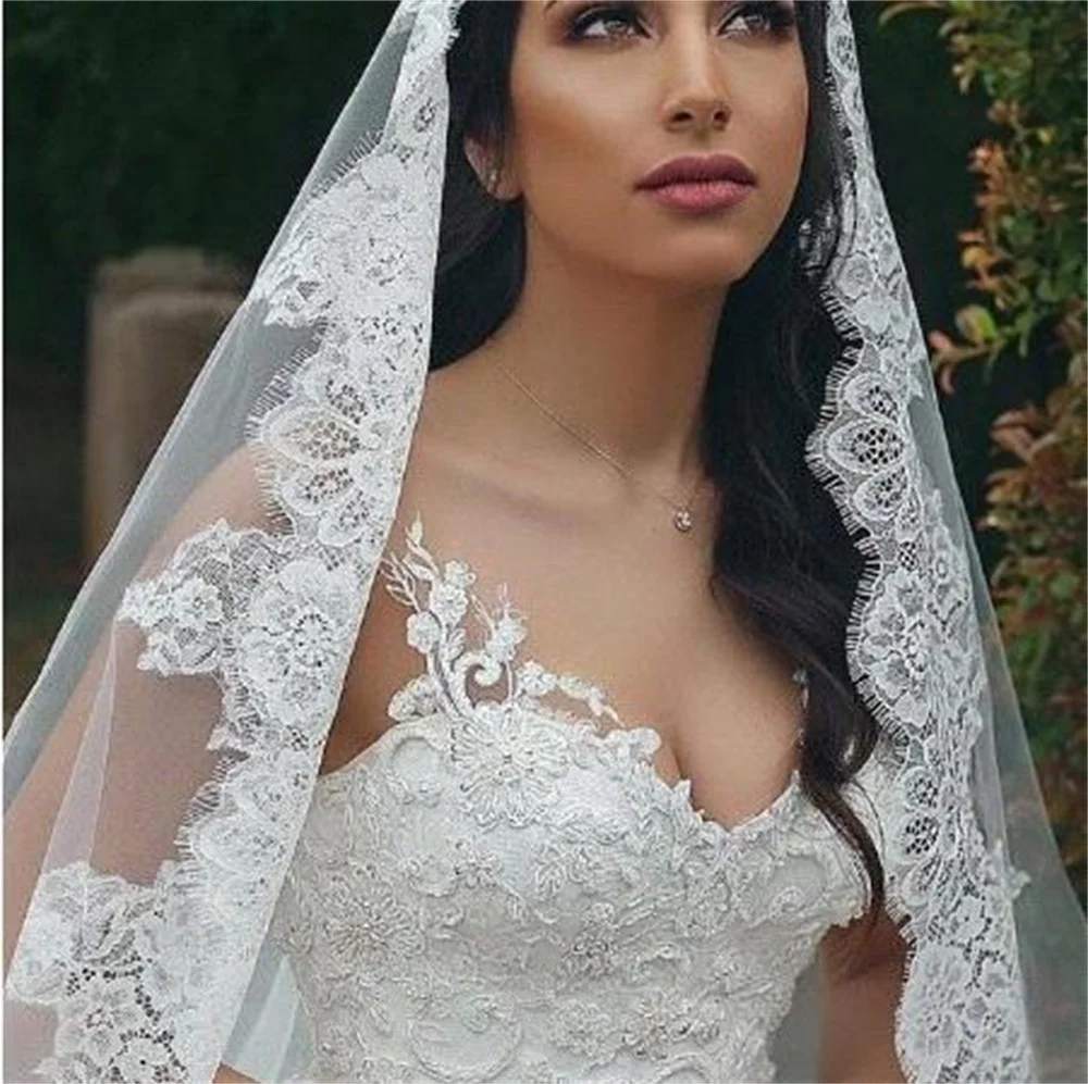 MisShow White/Ivory Cathedral Length Bridal Veil One-layer Tulle Lace Edge Wedding Veils Bride Accessory 2 Meters 4 Meters