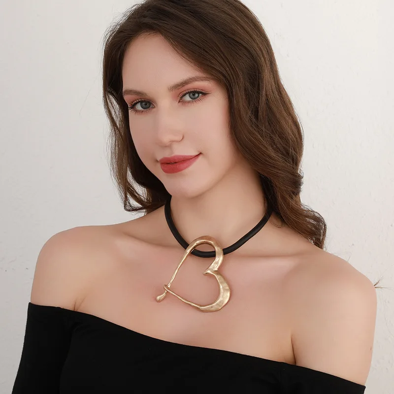 

Kaseakia Big Large Heart Shaped Metal Pendant for Women Rope Necklace Fashion