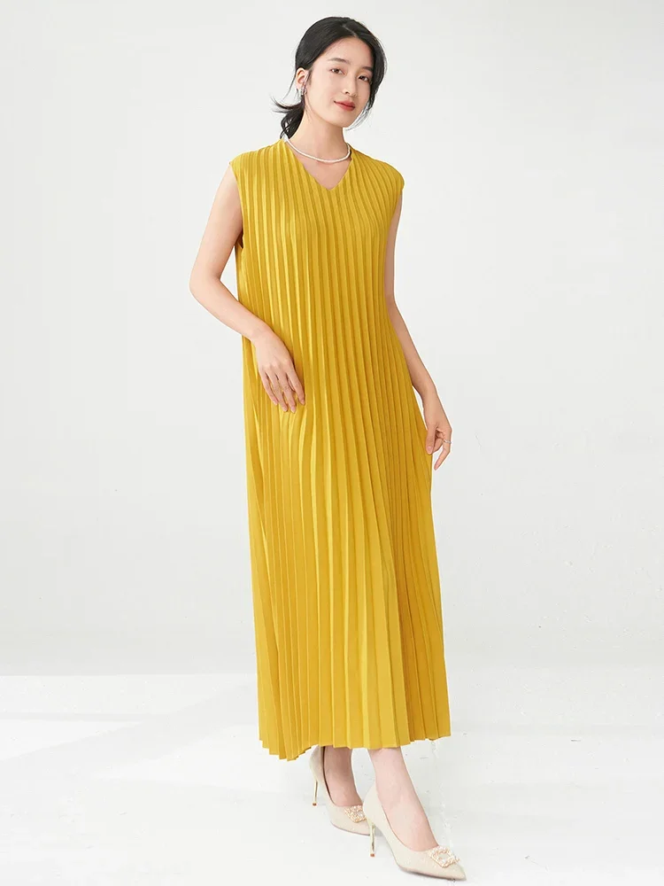 Vestido de mujer sin mangas plisado de Color sólido con cuello en V Miyake 2025 novedad de verano moda Casual versátil falda de diseño elegante