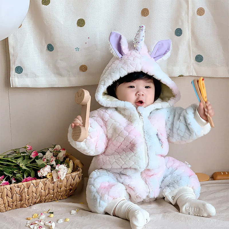 Infant and Toddler Clothing, Winter Clothing, Newborn Thickened Jumpsuit, Cute and Cute Climbing Clothes for Full Moon Outings