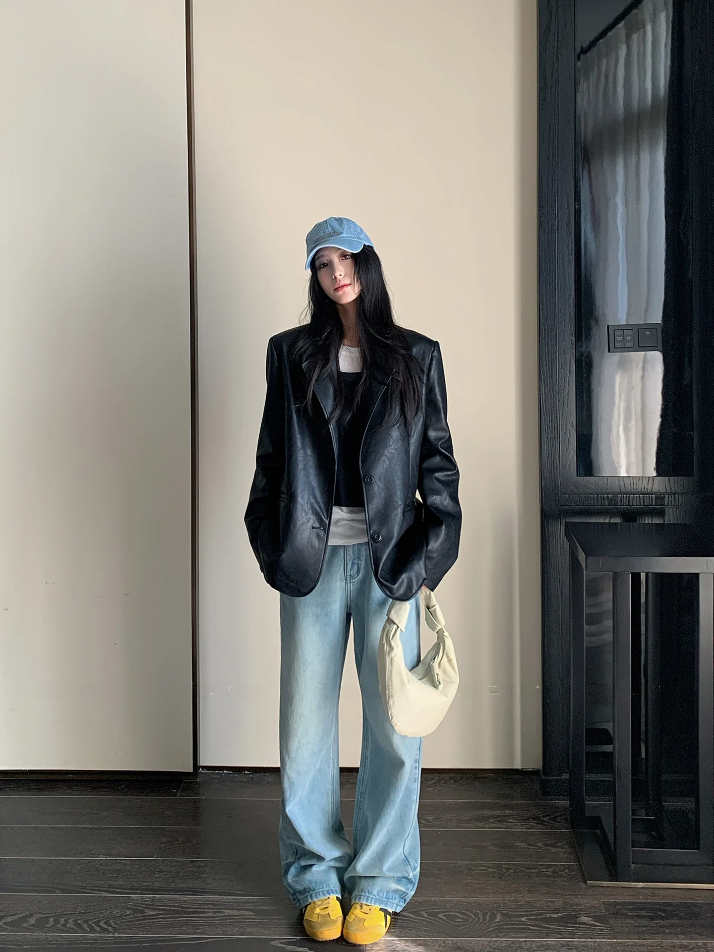 

Светло-голубые джинсовые брюки прямого кроя для женщин, повседневные, весенне-осенние, новые, с высокой талией, с декоративными карманами и застежкой на пуговицах