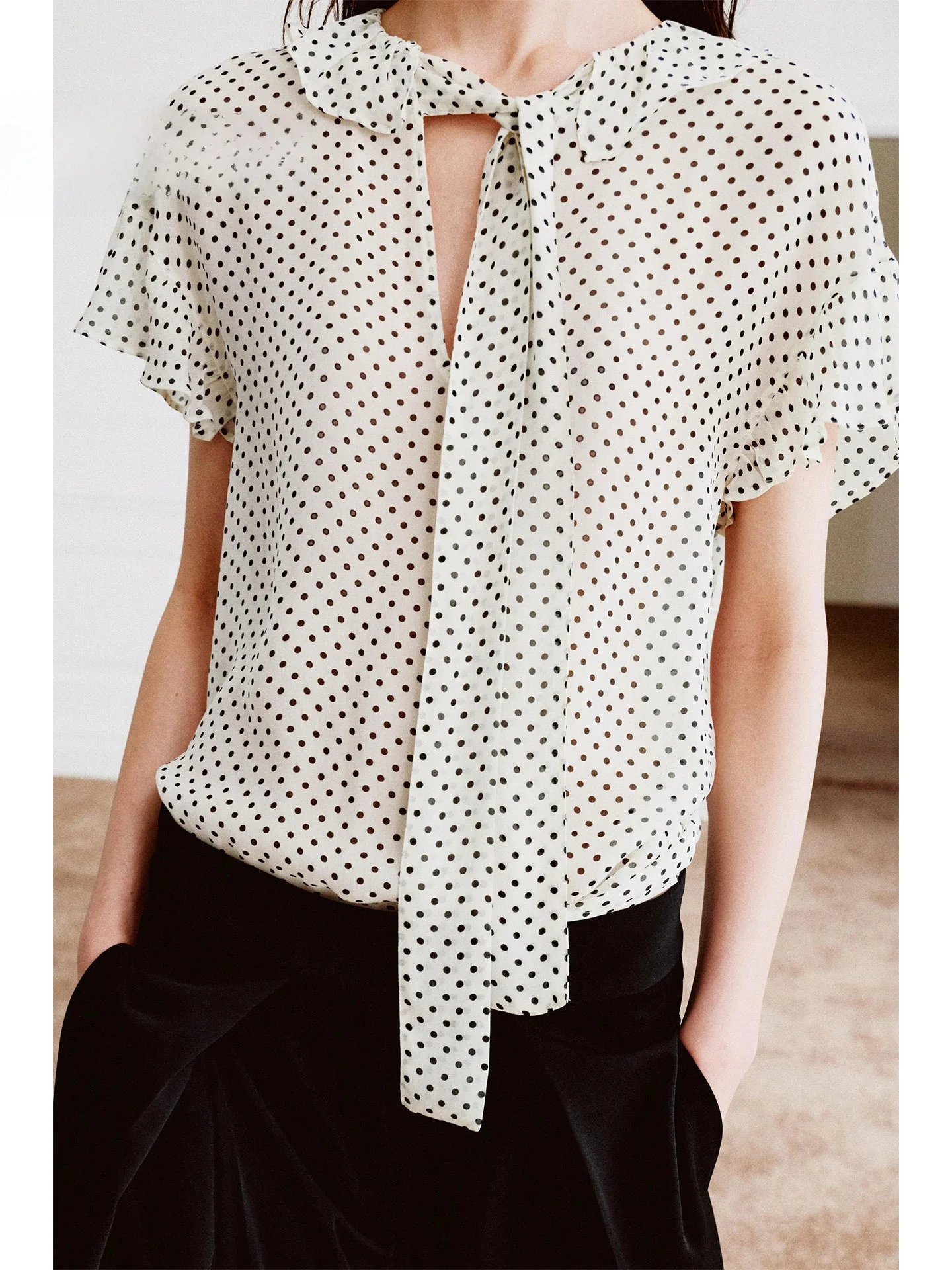 

Summer 2026 Unique Gentle Commuter Polka Dot Short Sleeve Shirt Women's High Sensation Knot Casual Loose Fit Blouse