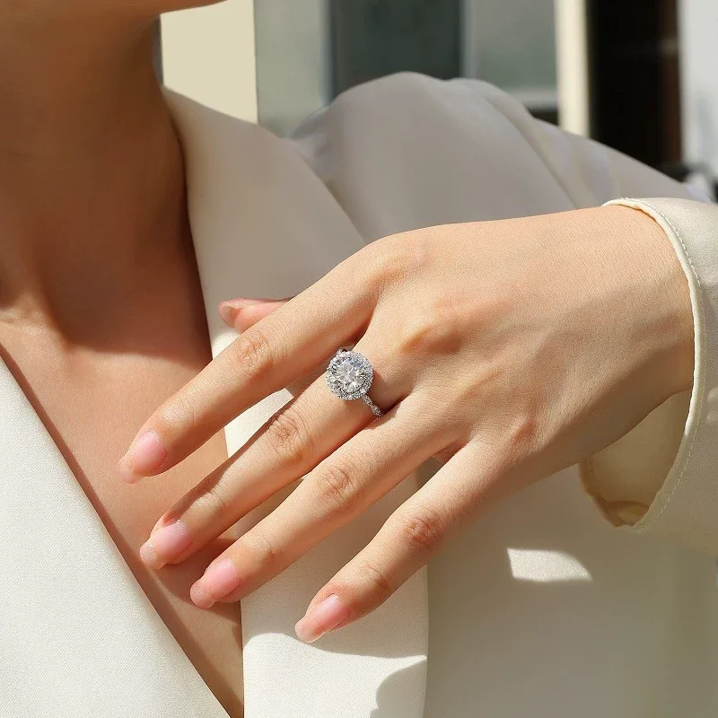 

ZFSILVER 925 Silver Fashion Luxury Trendy Color D 3ct Moissanite Round Ring For Charm Women Wedding Party Jewelry Gift R15322-90