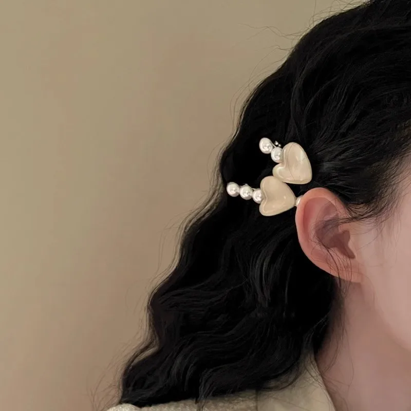 

Wave light love pearl hairpin, feel niche temperament sweet bangs edge clip