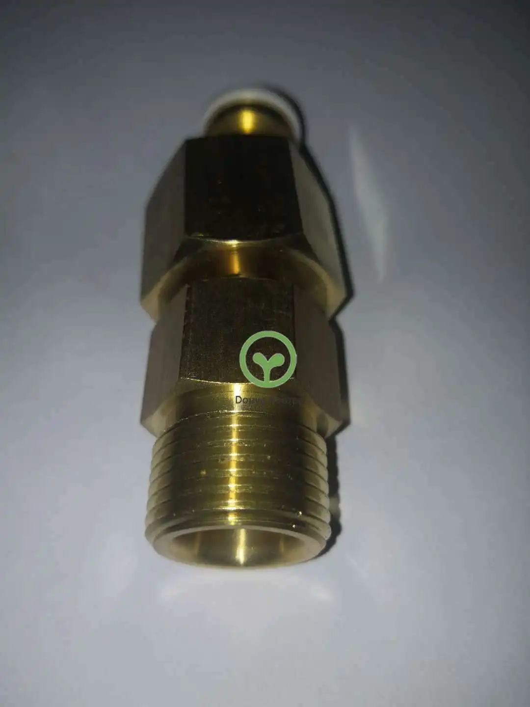

foreign oxyg en cylinder connector conversion domestic oxy gen cylinder connector W21.8