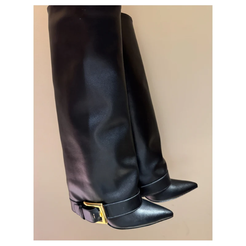 

Джинсовые синие брючные ботинки на шпильке с острым носком и пряжкой, женские зимние 2026, ковбойские тонкие модные женские ботинки без шнуровки на высоком каблуке