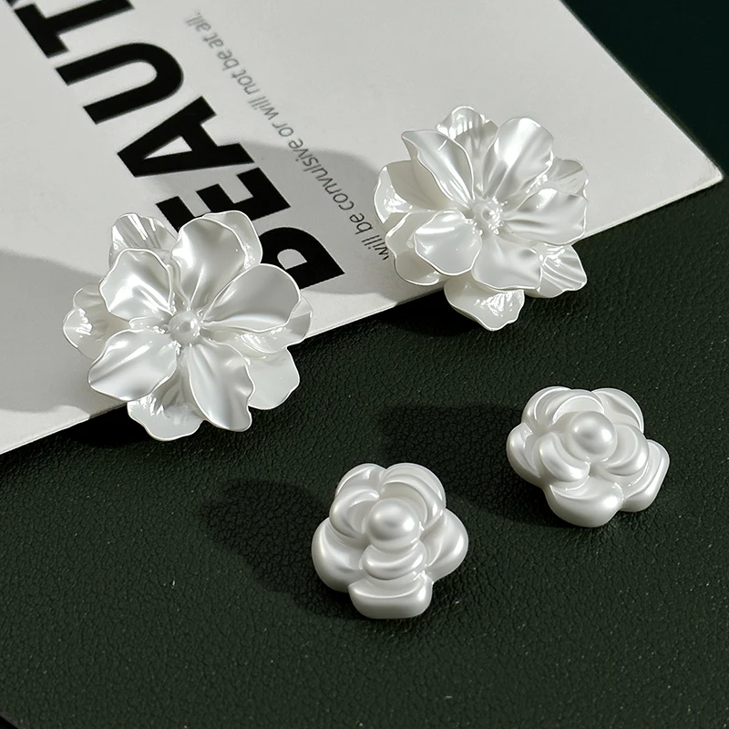 

Fashion Shirt White Flower Buttons Making Women's Clothing Sewing Materials Versatile Shirt Cuff DIY Accessories Supplies