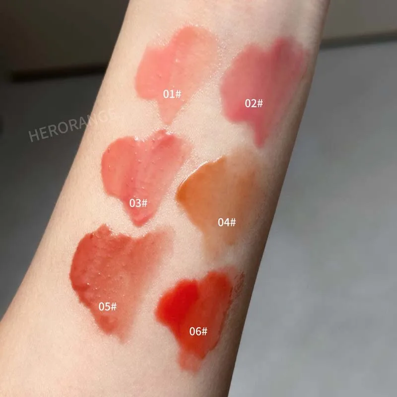 ベリーソリッドリップグロス 保湿とリッチな発色で魅力的な唇を演出 ソフトブラシヘッド クリアウォーターミラー リップグレイズ