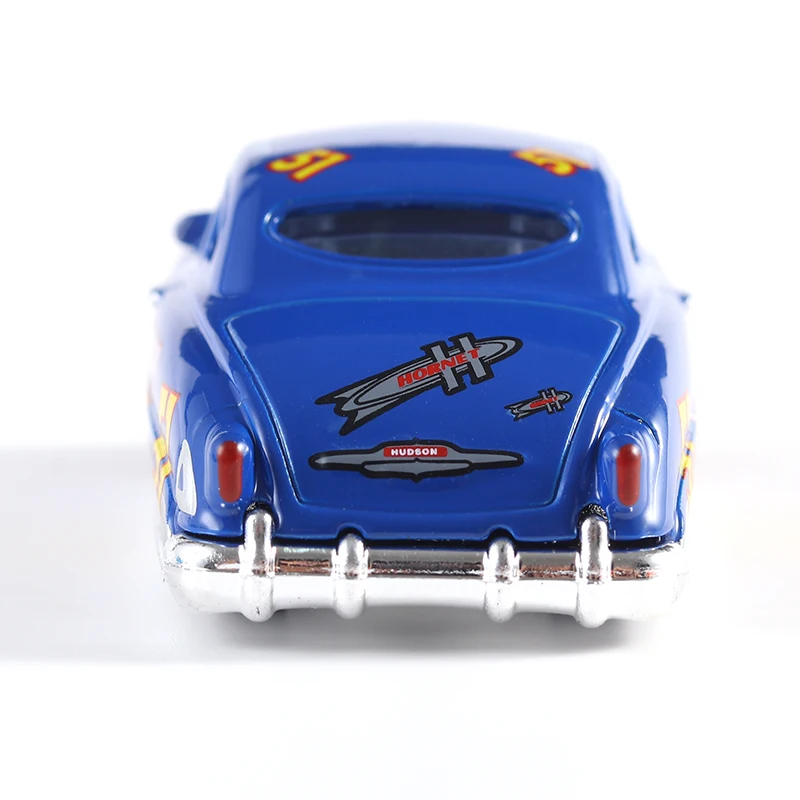 Samochody Disney 3 samochody Pixar fantastyczny Hudson Hornet metalowy odlewany samochód zabawkowy 1:55 błyskawica McQueen chłopiec dziewczyna