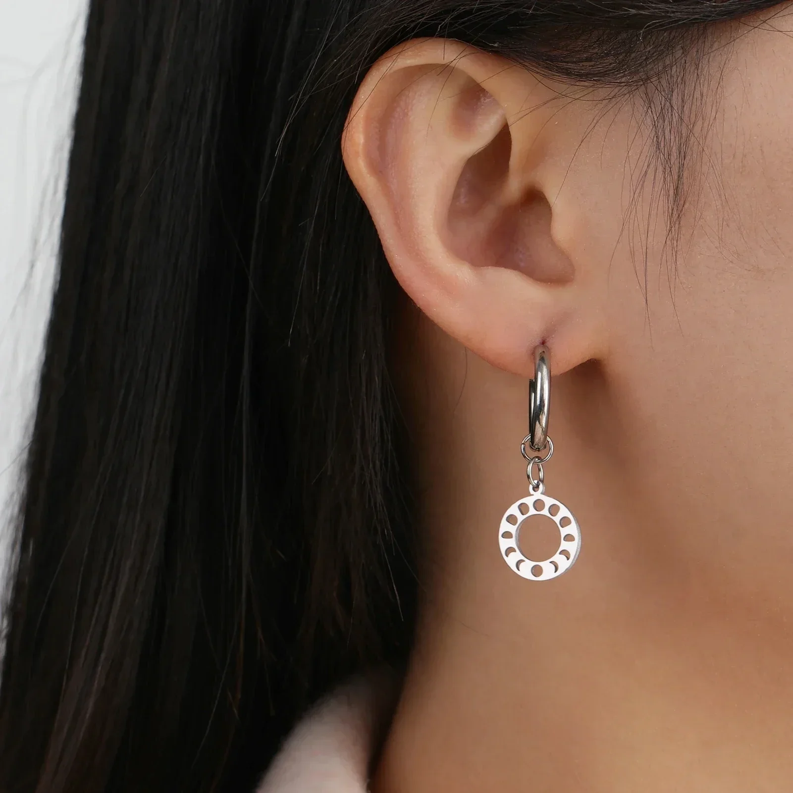 Cazador 여성을위한 귀여운 꽃 드롭 귀걸이 2025 트렌드 골드 컬러 스테인레스 스틸 귀걸이에 새로운 파티 웨딩 쥬얼리 선물